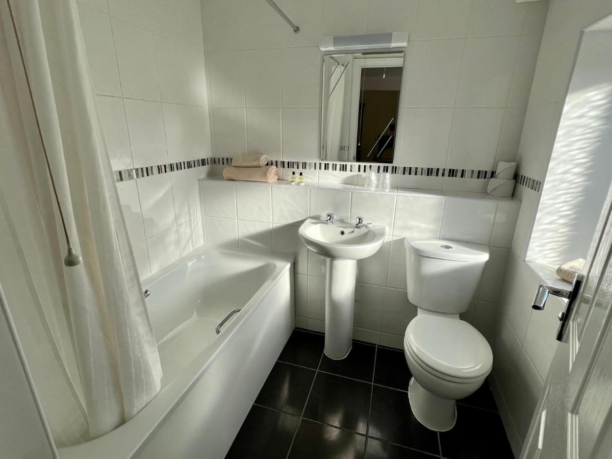 Calverts Hotel - Newport, Isle Of Wight 外观 照片